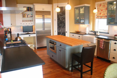 Design ideas for a classic kitchen in Denver.