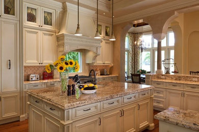 Kitchen - mediterranean kitchen idea in Miami