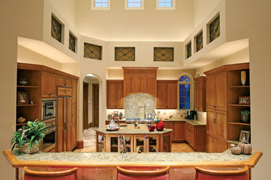 Example of a tuscan kitchen design in Chicago