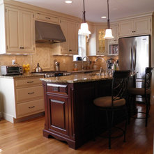 Traditional Kitchen by Cameo Kitchens, Inc.