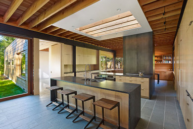 Photo of a modern kitchen in San Francisco.