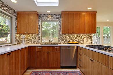 シアトルにあるコンテンポラリースタイルのおしゃれなキッチンの写真