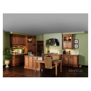 Merillat Classic Labelle In Maple Toffee With Java Glaze Traditional Kitchen Detroit By Houzz