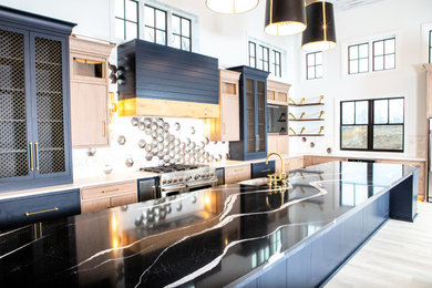 Kitchen - large modern kitchen idea in Columbus with quartz countertops