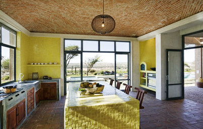 Kitchen Color: 7 Sensational Yellow Backsplashes
