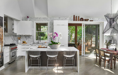 Houzz Tour: A Country Home Beautifully Brought Up to Date