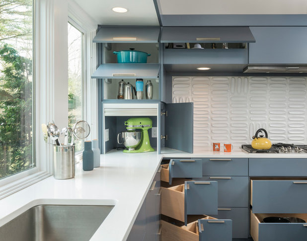 Midcentury Kitchen by Flavin Architects