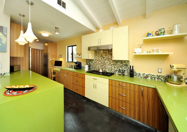 Contemporary Kitchen by LA Dwelling Inc