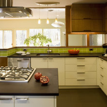 Modern Kitchen by Brennan + Company Architects