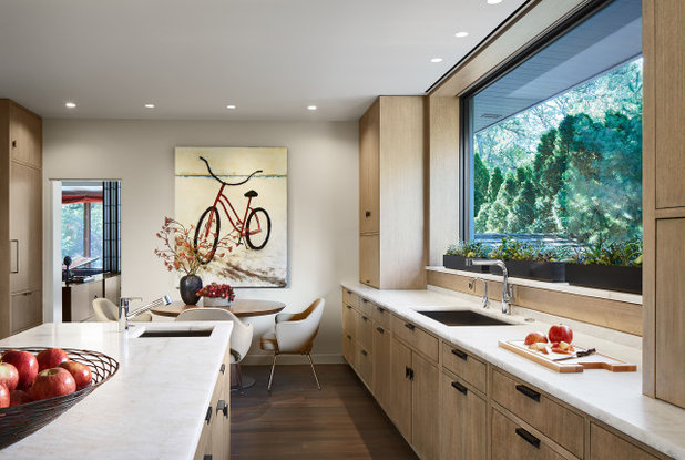 Contemporary Kitchen by Robbins Architecture
