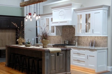Example of a kitchen design in Providence