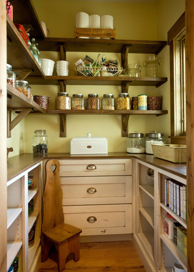 Farmhouse Kitchen by Murphy & Co. Design