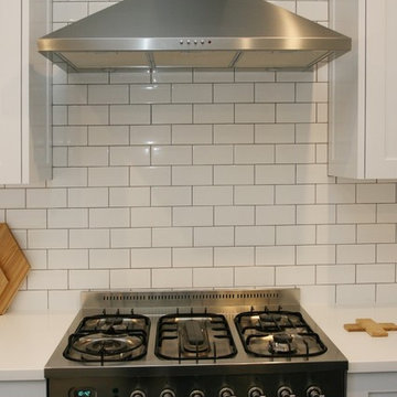 Freestanding oven with stainless steel rangehood