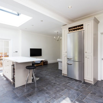 Milton In-Frame Kitchen with Aubergine Glass Splash Backs