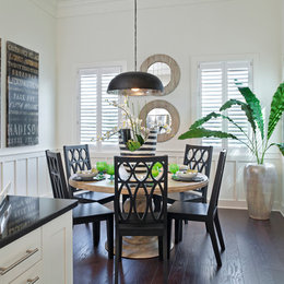 https://www.houzz.com/photos/mira-bay-nantucket-model-cafe-transitional-kitchen-tampa-phvw-vp~2471909