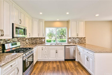 Example of a trendy kitchen design in Orange County