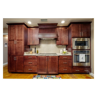 Mobile, Alabama kitchen features Integrity Cabinets - Traditional ...