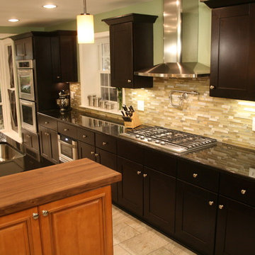 Mocha Shaker Two-Toned Kitchen