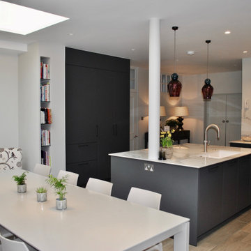Modern and an elegant kitchen in dark grey with stunning worktop