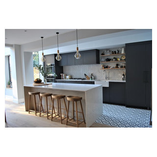 Modern Dark Grey Kitchen With Black Handles Eclectic Interiors Img~792193230c81533e 3045 1 27658d1 W320 H320 B1 P10 