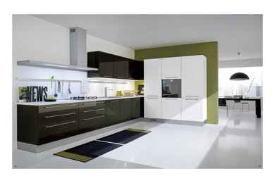 Example of a trendy kitchen design in Las Vegas