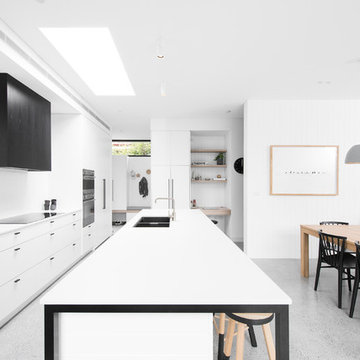Modern extension for a family of 5