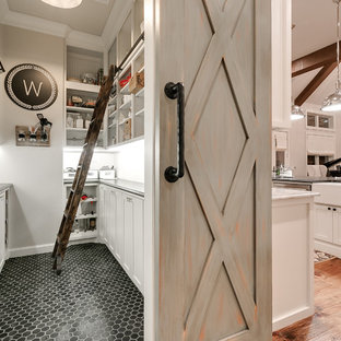 75 Beautiful Farmhouse Kitchen Pantry Pictures Ideas November 2020 Houzz