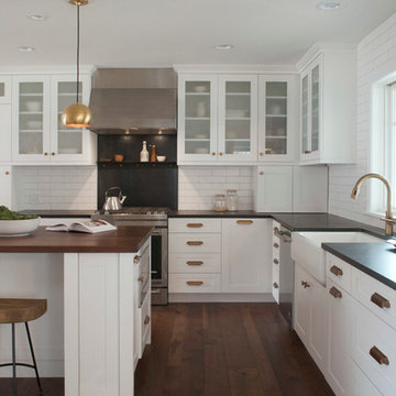 MODERN FARMHOUSE KITCHEN