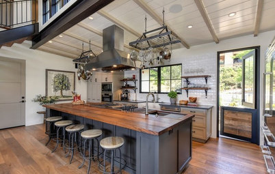 Trending: 13 Warm, Inviting Kitchens You’d Want to Wake Up To