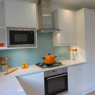 modern gloss white integrated kitchen