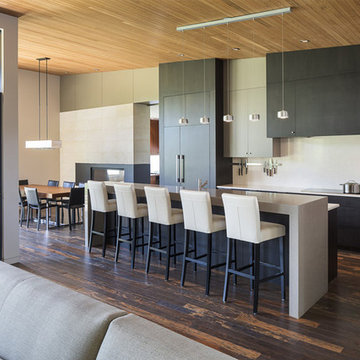 Modern Golf Course Home
