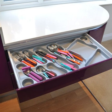 Modern handleless kitchen in Kent