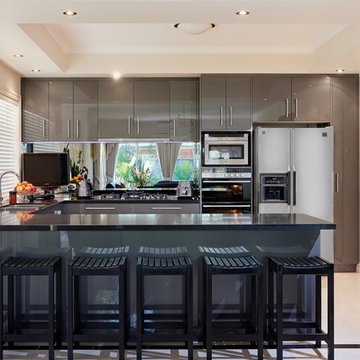 Modern Kitchen designs by Damco Kitchens - Barbara Lee Project, Lysterfield