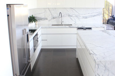 Inspiration for a modern kitchen in Melbourne.