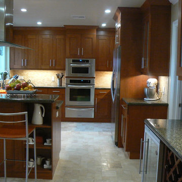 Modern Kitchen Woodland Hills