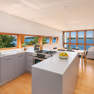 Modern Mercer Island Home with Large Windows