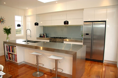 Modern minimalist gloss white kitchen, Western Springs, Auckland 2013