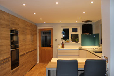 Photo of a modern kitchen in Devon.