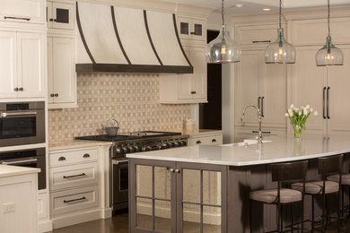 Example of a mountain style kitchen design in Chicago