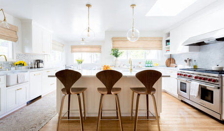 Kitchen of the Week: Bright and Spacious With a Touch of Brass