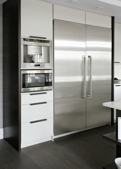 Contemporary Kitchen by Croma Design Inc.