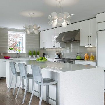 Modern White Kitchen in Rowayton