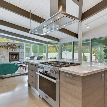 Modern Wood Grain Melamine Kitchen in Tustin