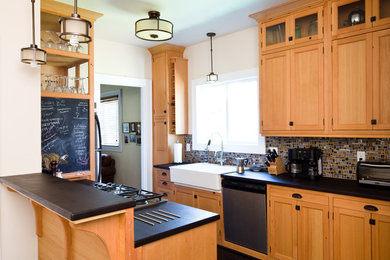 Kitchen - craftsman kitchen idea in Portland