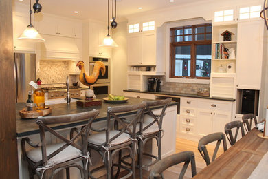 Trendy kitchen photo in Montreal