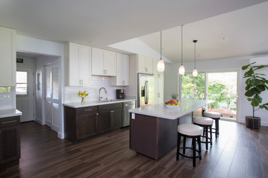 Transitional kitchen photo in Hawaii