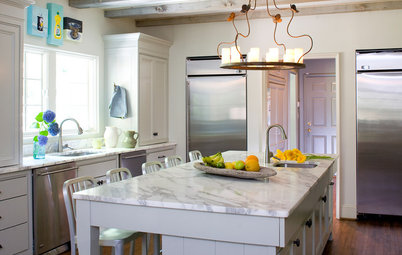 How to Get Rid of Those Pesky Summer Fruit Flies