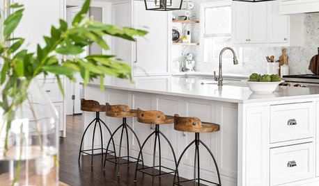 Kitchen of the Week: White Cabinets With a Big Island, Please!