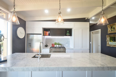 Photo of a medium sized contemporary kitchen in Melbourne.