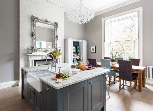 Traditional Kitchen by Sculleries of Stockbridge